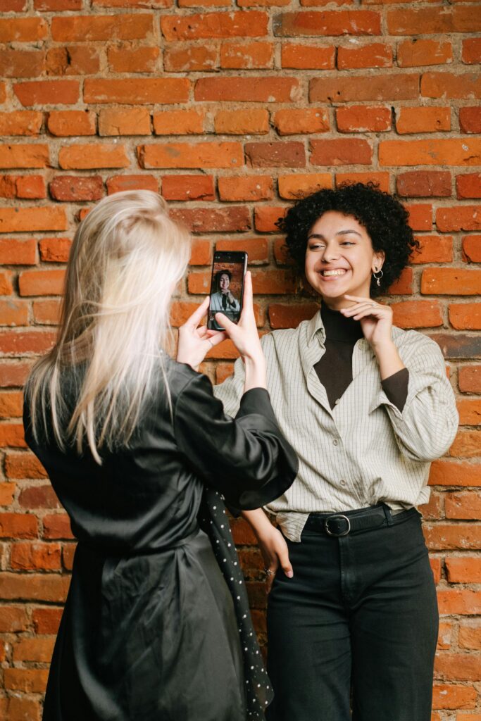 मोबाइल ख़रीदने से पहले क्या देखें — समझदारी हर दिन काम आती है!"